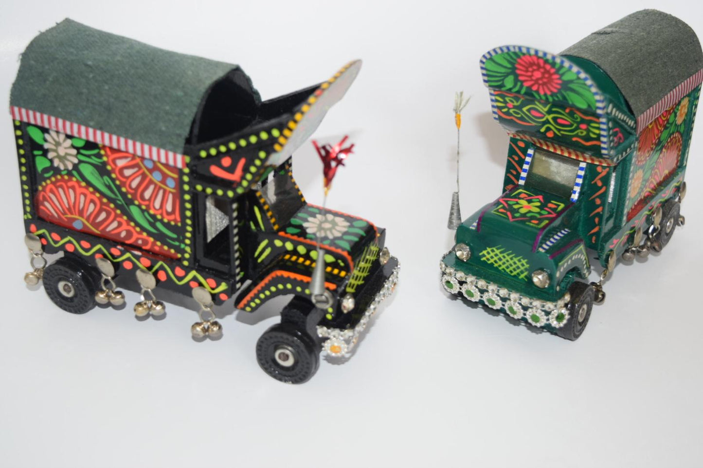 Vibrant Truck | Home Decor Piece - Creationz By Saba